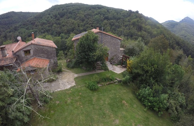 Nature lovers, rivers, above-ground pool, near Céret,