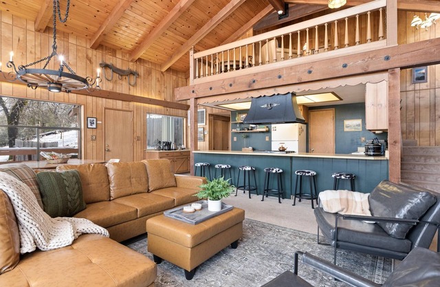 Nature Haven | Bass & Yosemite Large Deck & BBQ