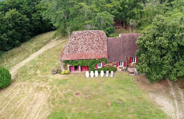 Nature Lover's Paradise: Perigourdine Cottage on idyllic 60 acre Perigord estate