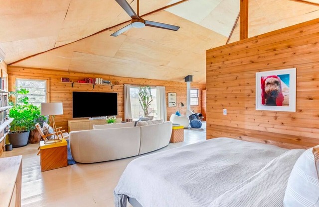 Nature Lovers Beach Bungalow with Pool on Long Island's South Shore