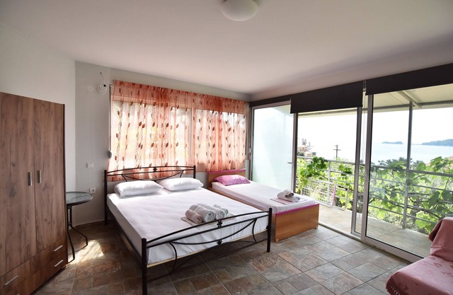 Nature Lovers-Golden Beach-Triple room with View & Balcony