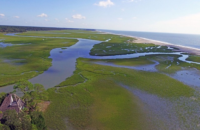 NATURE, PRIVACY AND SPECTACULAR VIEWS AT PYRAMID POINTE