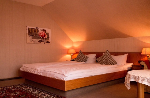 Nature room, 30 sqm, bathroom with shower, max. 3 persons