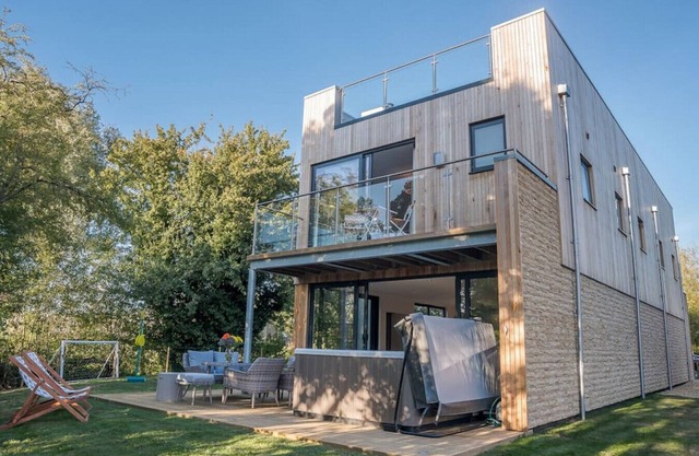 Natures Retreat - HM99 - HOT TUB - Lakeside Spa