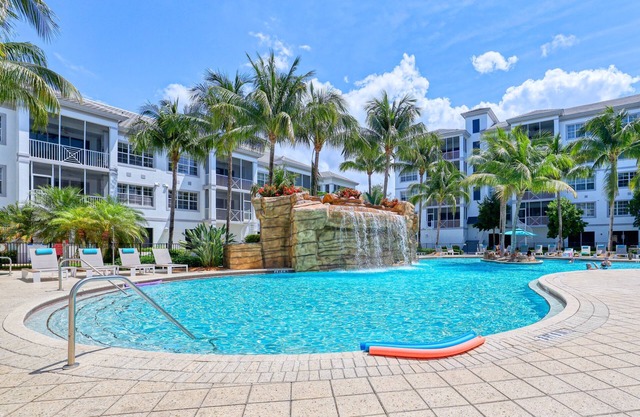 Nautical Poolside Paradise!