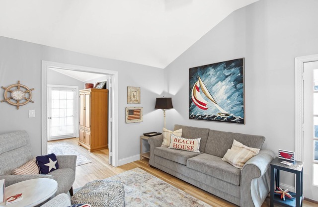 Nautical Updated Cottage Sleeps 4, Steps away from the Beach!