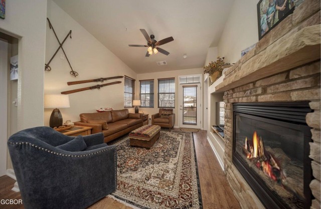 nCozy Fall Retreat, Granby Ranch Condo with Fireplace & Views