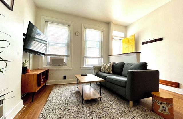 nCozy South Philly Home 2BR near Passyunk Ave, Citizens Bank Park, The Linc, FDR