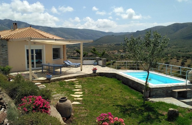 Nea Styra: House/Villa - Nea Styra