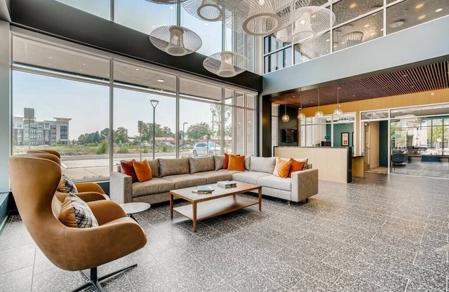Near DIA/Hospitals-Gorgeous Home!