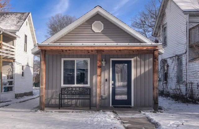 Near Downtown*Garage*Parking*Modern