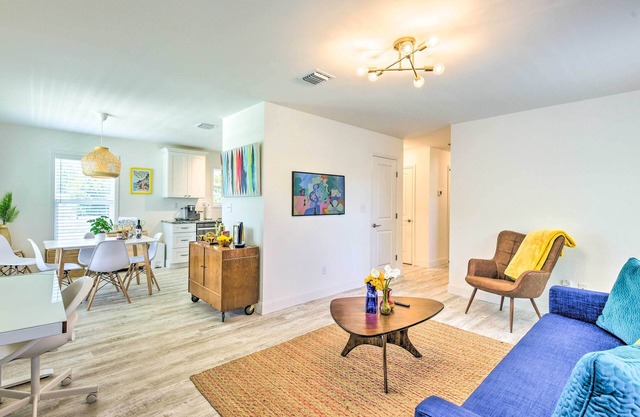 Near Downtown + Ocean: Sarasota Getaway