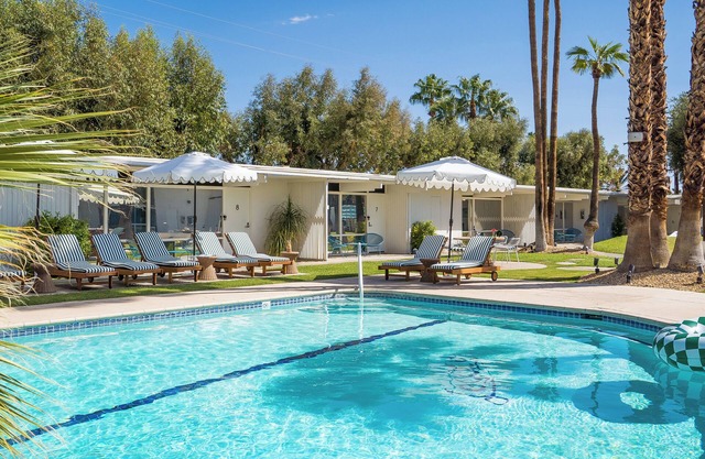 Near DT Palm Springs | King Studio at Monkey Tree