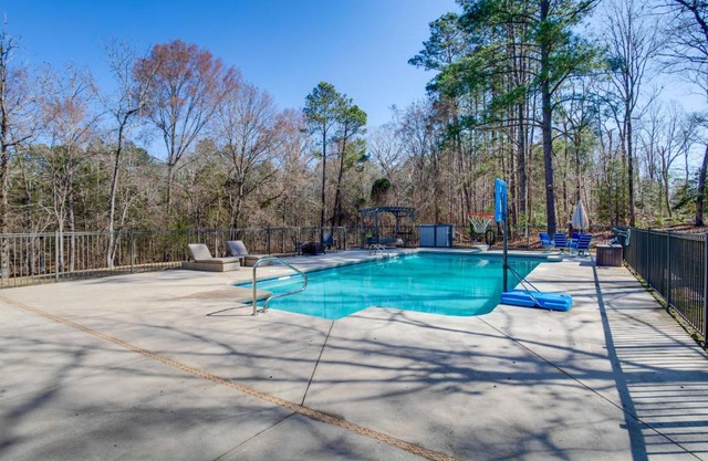 Near Lake Murray Family Getaway with Screened Porch