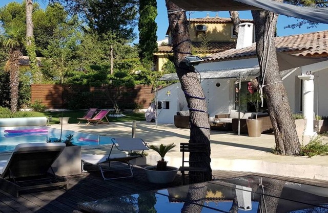 NEAR MONTPELLIER PRETTY HOUSE WITH SWIMMING POOL BETWEEN BEACH AND GARRIGUE