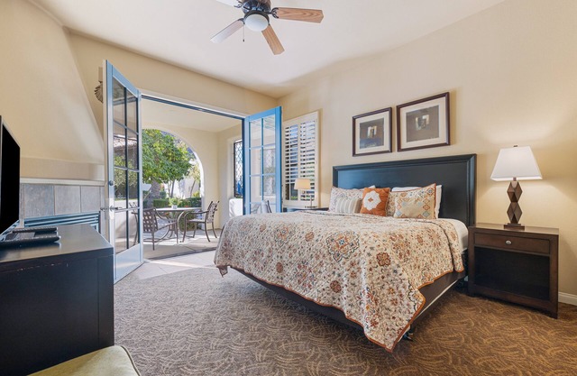 Near Pool! Deluxe King Casita near Clubhouse - Pet Friendly! (C33)
