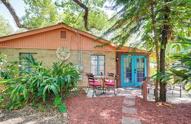 Near Tampa Attractions: Boho Bungalow on 20 Acres!