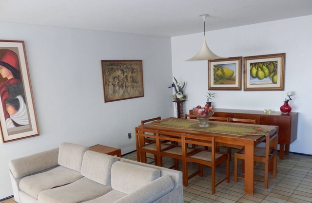 Near the Boa Viagem beach, a few blocks from Shopping Recife!