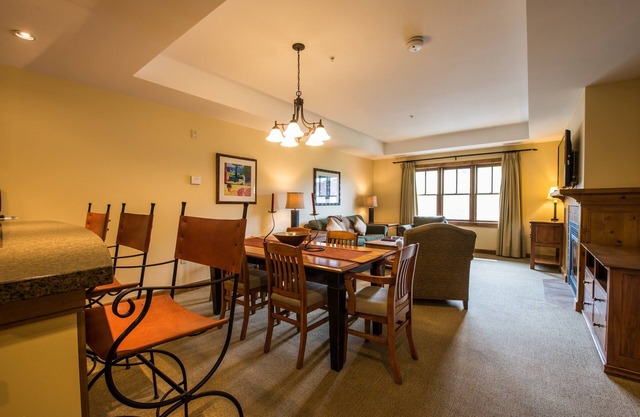 Near the Slopes! Bright, Modern Condo | Fireplace