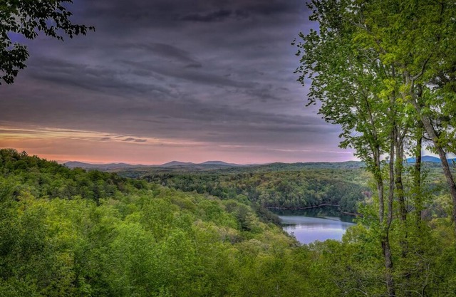 Necowa Cove Overlook - Pet Friendly | Mountain and Lake Views | Hot Tub