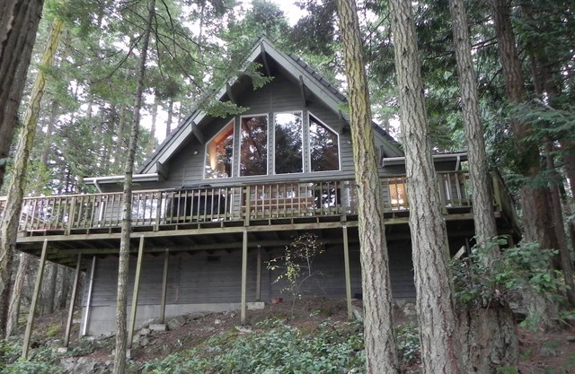 Neil Bay Waterfront Family And Pet Friendly Property! PCUP00-13-0010