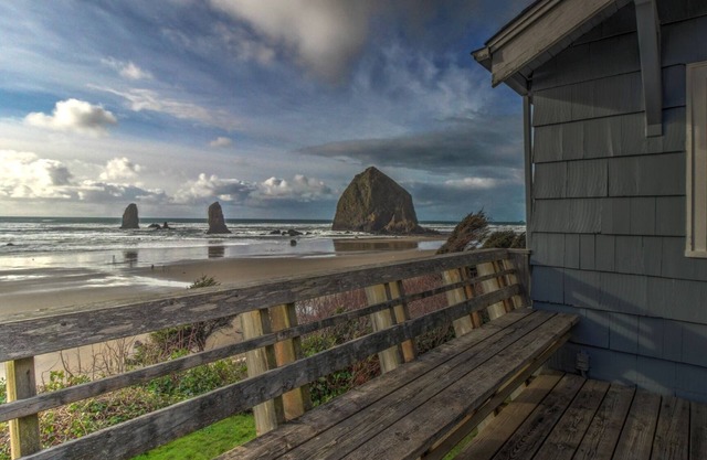Neilson's at Cannon Beach - Oceanfront deck - Cannon Beach Property mgmt
