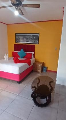 Neo & Ruks Guest Houses parow 4