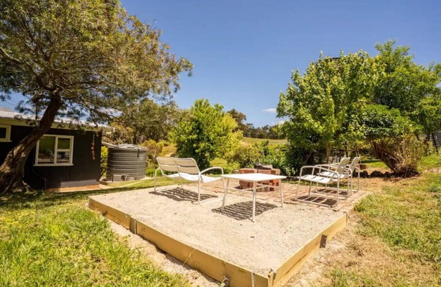 NER001 · Green Acres Cabin: A Ballarat Farmland Retreat