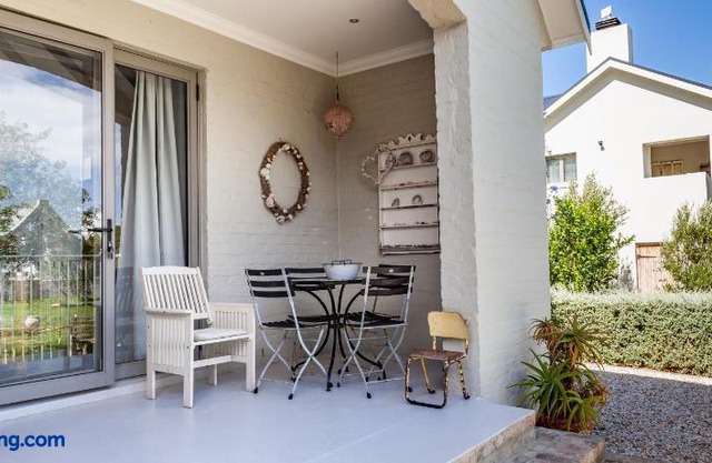 Nerf-af Cottage and ROOMS