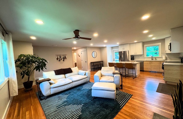 Nest in West Salem – 2BR/2BA Where Mid-Century Charm Meets Modern Comfort in WS