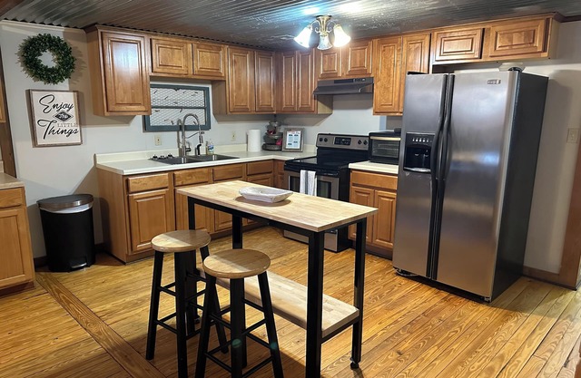 Nestled in the heart of downtown Lake Arthur, walking distance from food & fun!