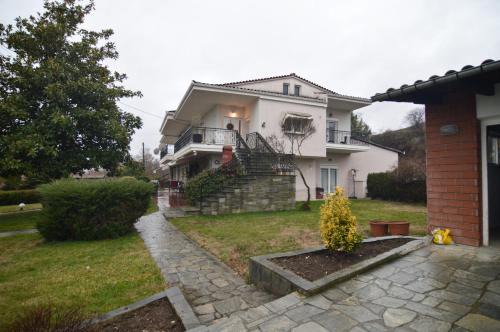 Nestoras Comfortable Stay - Private Parking