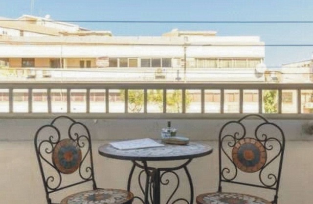 NETANYA, Hertzl, 3 comfortable rooms, completely renovated, with balcony.