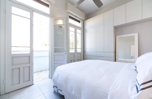 Neve Tzedek - Boutique 2 Bed & Balcony Apartment