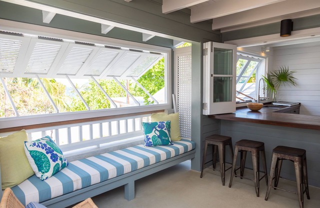 New 1 bedroom villa steps from Pink Sands Beach