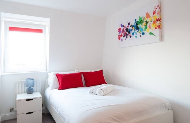 *New* 2-Bed Modern Apartment