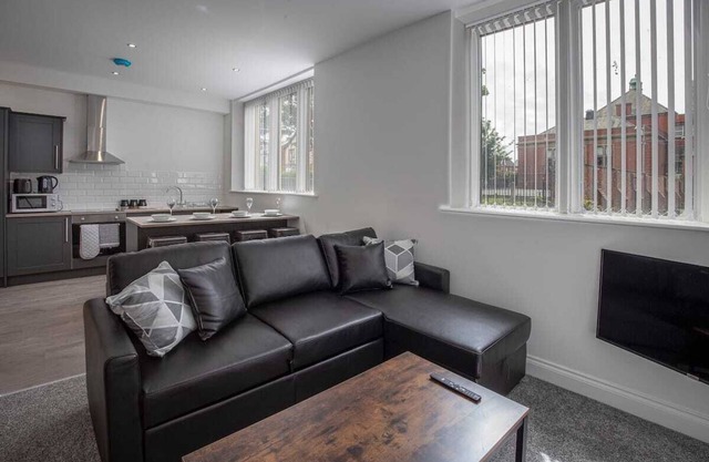 New 2 Bedroom Apt, close to Winter Gardens. Apt 1