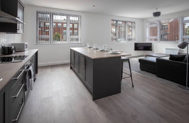 New 2 Bedroom Apt, close to Winter Gardens. Apt 2