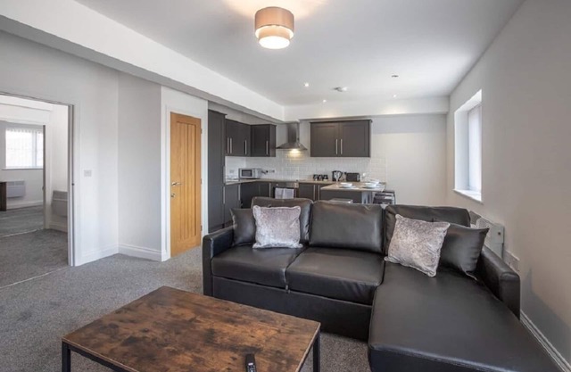 New 2 Bedroom Apt, close to Winter Gardens. Apt 5