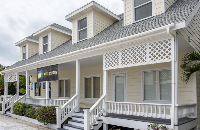 New 2-Bedroom Apt. In-Town Location, Walk to Stores, Restaurants