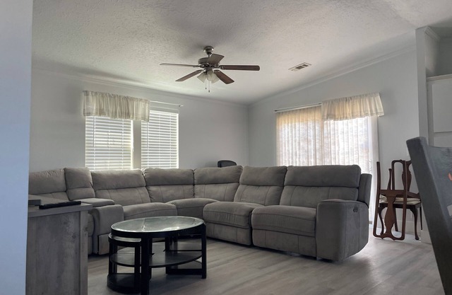 New 2-bedroom home with WiFi, AC in Saint James City