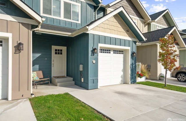 New 2 BR Townhouse in the Heart of Wenatchee. Great for Families, pet friendly.