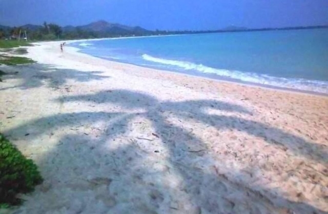 New 3 Bdrm, Large Lanai, Quiet area, Ocean Breezes, Short Walk to the Beach