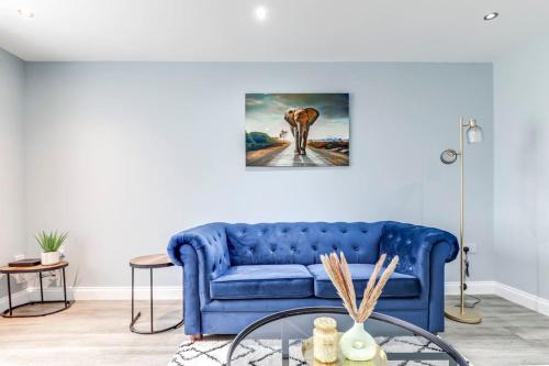 New 3 Bed Home with Free Parking