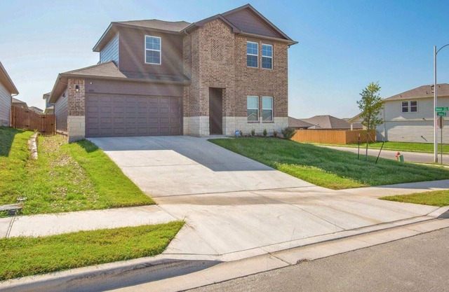 NEW! 3-BR home w/ Large Yard, W/D, Patio & Grill