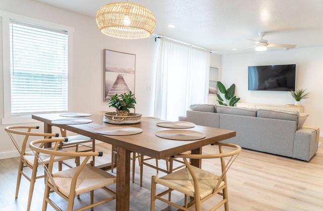 *New 4 bdrm home* minutes from JAX Intl. airport!