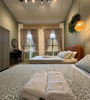New! 9 pax Georgetown Heritage Pre-war House 3BR