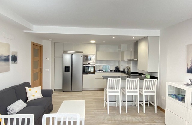 New, accessible apartment with pool !