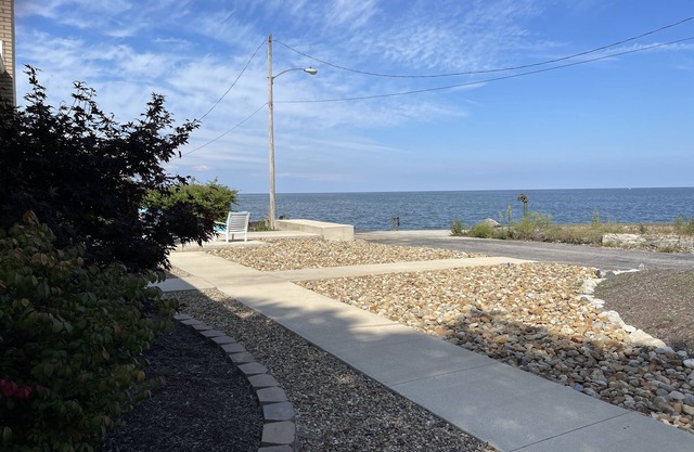 NEW~AMAZING Lake Views~Rain or Shine!Close to Cedar Point and many area BEACHES