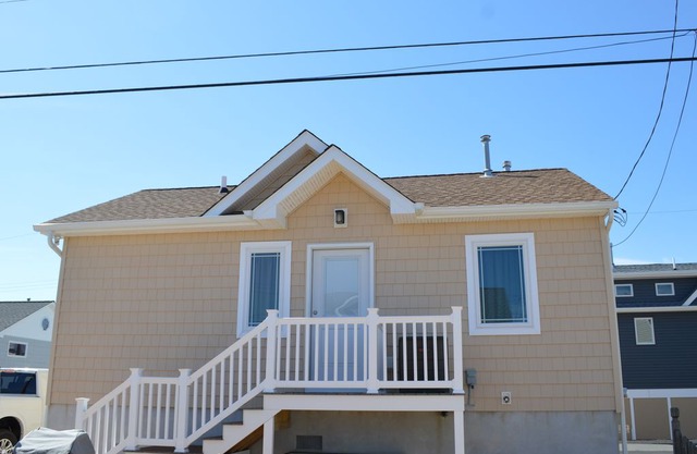 New Beach Home W/ Central Air! 1 Block To The Beautiful Ocean